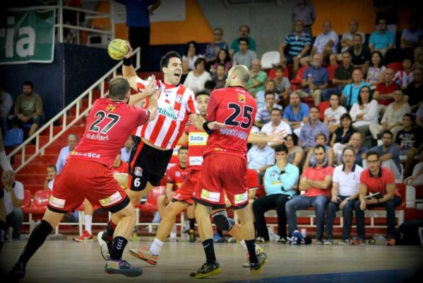 El capitán Rubén Ruiz renueva por una temporada más