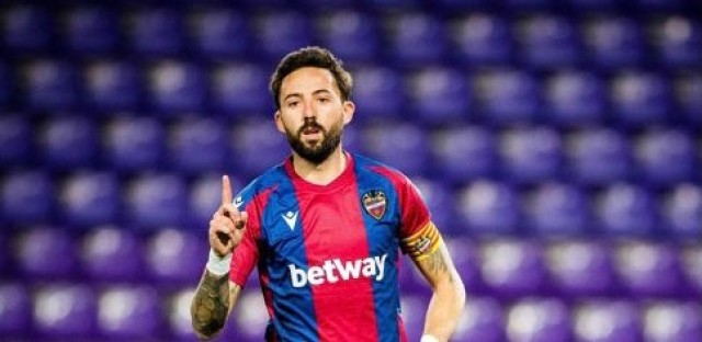 Morales alcanza los 50 goles y tiene a tiro el podio histórico del Levante