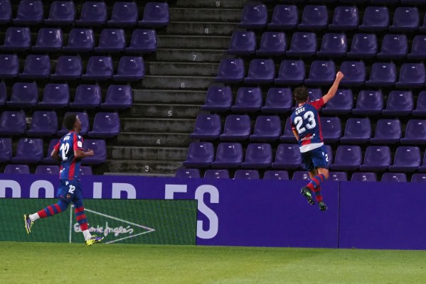 El Levante arrolla al Valladolid con suspense y se mete en cuartos de Copa