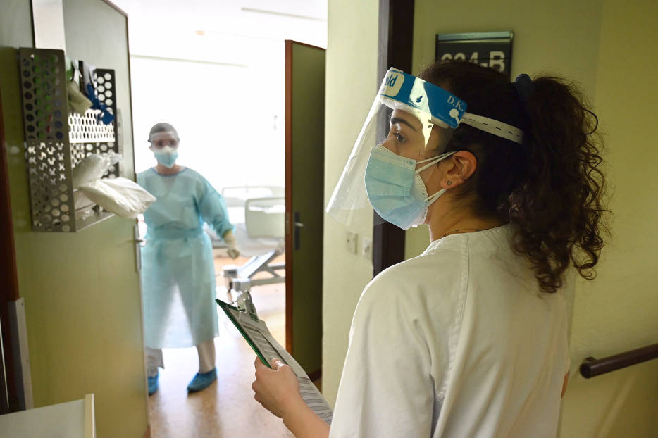 Otro día negro para la provincia con doce fallecidos y 766 nuevos contagios de coronavirus