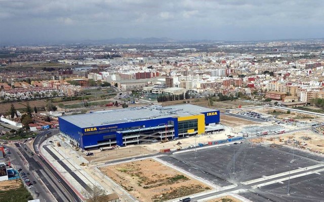 Schmidt Cocinas se desplaza unos metros en Alfafar para captar el tirón de Ikea