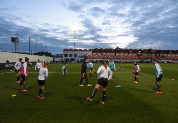 El Valencia busca ante el Espanyol un triunfo para mantener el pulso por la Copa
