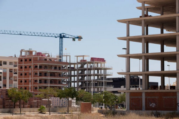 La construcción de viviendas en la provincia de Alicante baja un 30% en 2020 con respecto a 2019