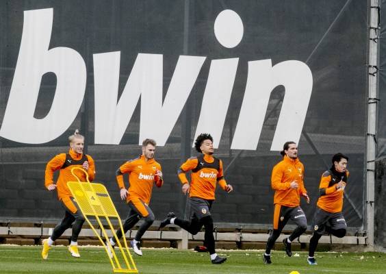 El Valencia CF confirma el positivo por Covid-19