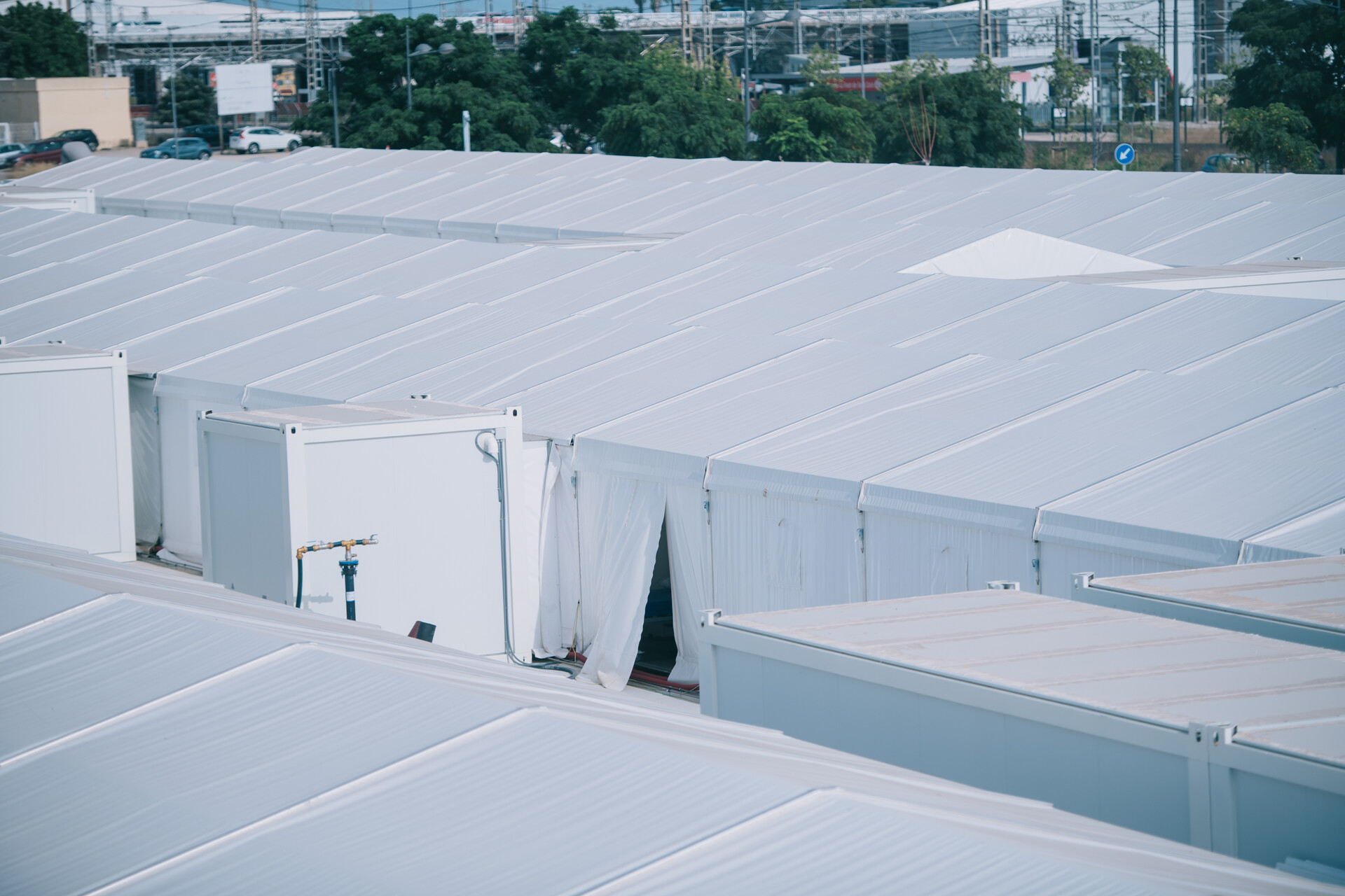 El vendaval se lleva por delante el relato de Puig sobre los hospitales de campaña