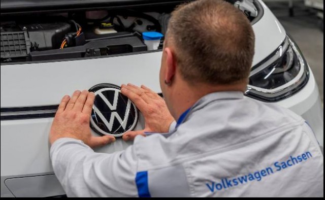 Volkswagen, condenado a pagar 3.000 euros a cada afectado por el caso del diésel en España