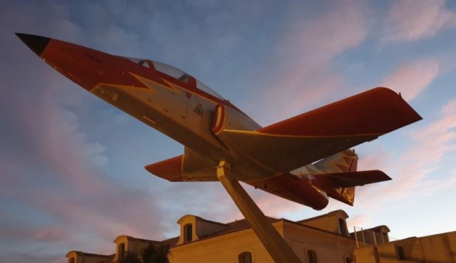 La AGA donará un avión C-101 fuera de servicio para decorar una rotonda de Lorca

