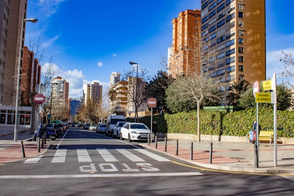 Un nuevo transformador en Els Tolls de Benidorm impedirá futuros cortes en el suministro eléctrico

