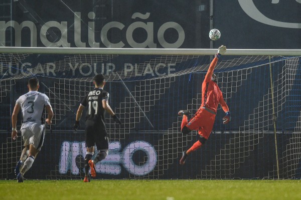 Pepelu suma en el acelerón del Vitoria Guimaraes y Molina convence a Garrido