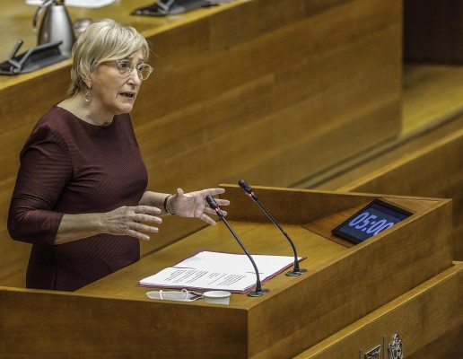  La oposición exige la dimisión de Barceló y ella responde: 