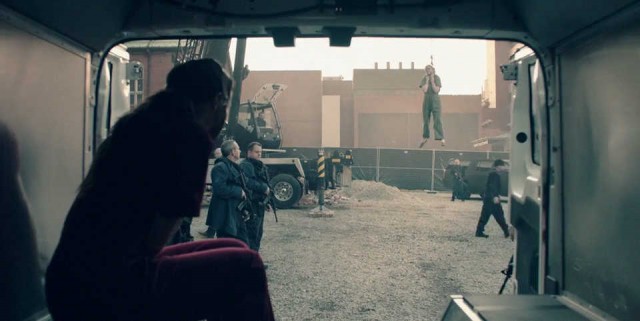 'The Handmaid's Tale': serie distópica en Estados Unidos, neorrealismo en Iraq y Siria