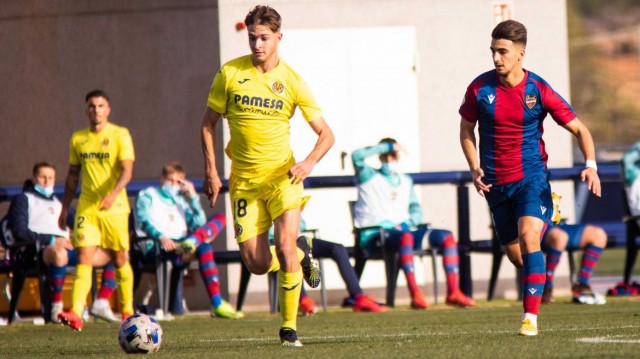 El Villarreal B empata ante el Atlético Levante en un partido muy igualado