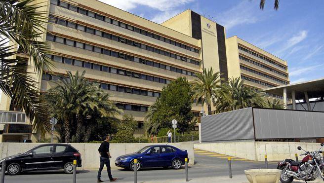 Ocho camas en la capilla del hospital Elche para futuros pacientes sin covid
