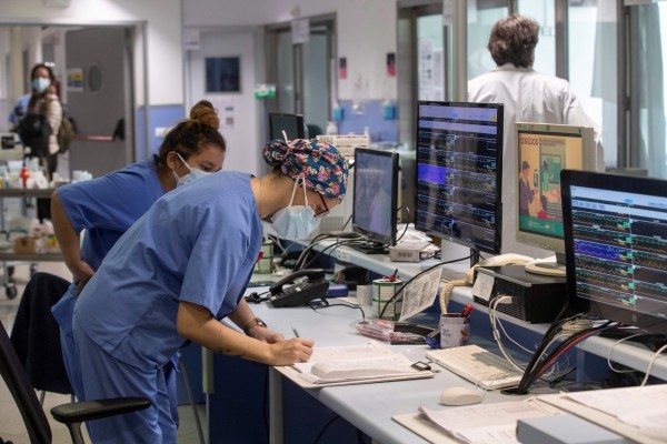Salud activa el nivel 4 del plan de emergencia: todos los sanitarios priorizarán los 'pacientes covid'