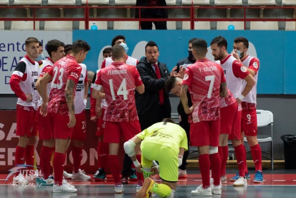 Aplazado el Valdepeñas-ElPozo por un positivo en un contacto estrecho de un jugador grana