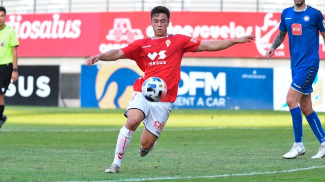El internacional dominicano Júnior deja el Murcia tras ser el primer fichaje del verano