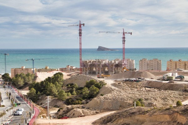 TM construye sus dos nuevas torres en Benidorm pero esperarán a su comercialización