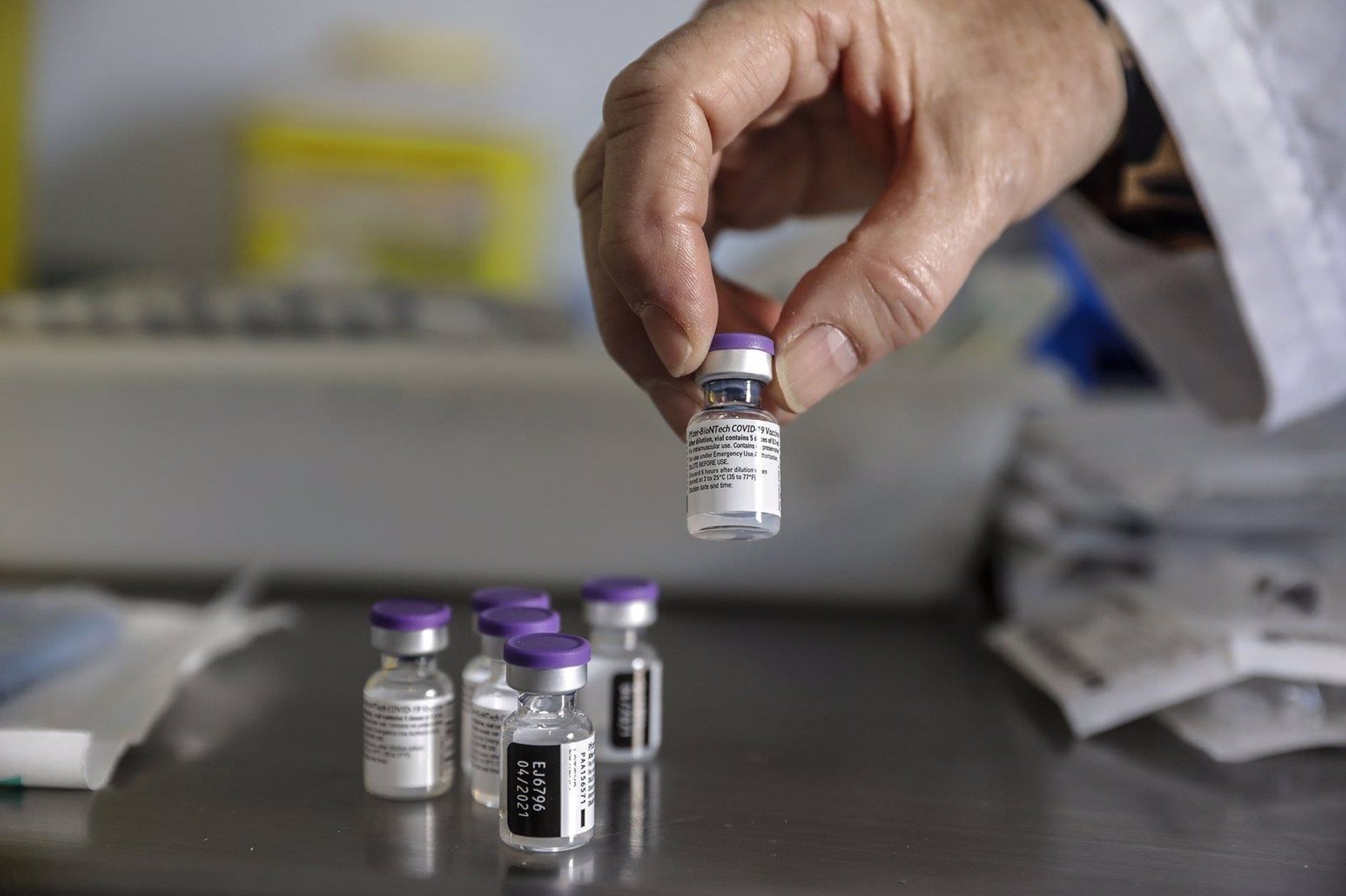 La Generalitat adquiere 4 millones de jeringas para garantizar las seis dosis de la vacuna de Pfizer