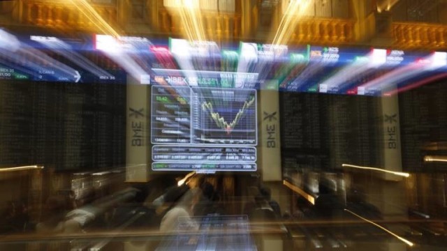 Compás de espera en bolsa a media sesión