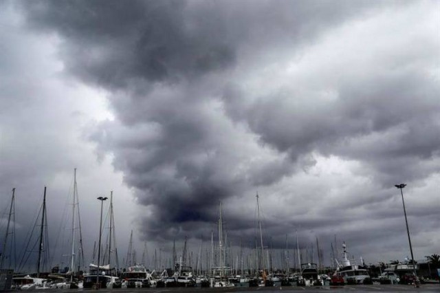 Tres frentes cruzarán España este fin de semana con lluvias, vientos y oleaje