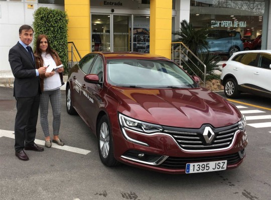 La Avenida del Automóvil entrega el premio de su último sorteo realizado en redes sociales
