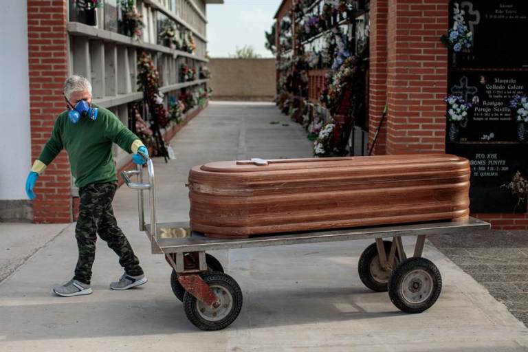 Enero ya es el mes con más muertes por covid de la pandemia en la Comunitat, con 972 fallecidos