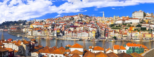  Acciona suministrará 5.000 MWh de 'energía limpia' al transporte de Oporto