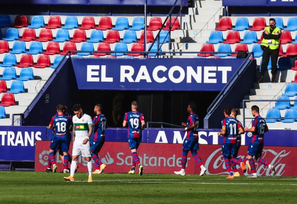 El Elche cumple tres meses sin ganar en Liga
