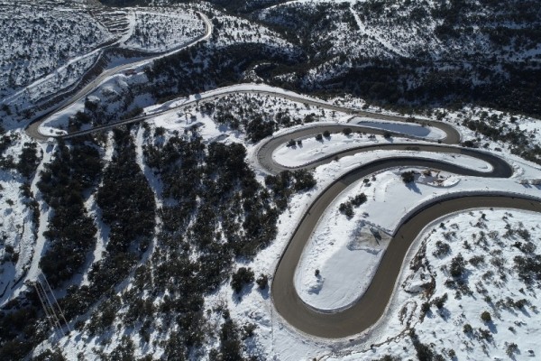 Colocan las últimas vigas de los viaductos de la carretera N-232 en Morella