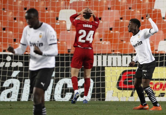 El Valencia rescata un punto ante Osasuna y sigue cerca del descenso