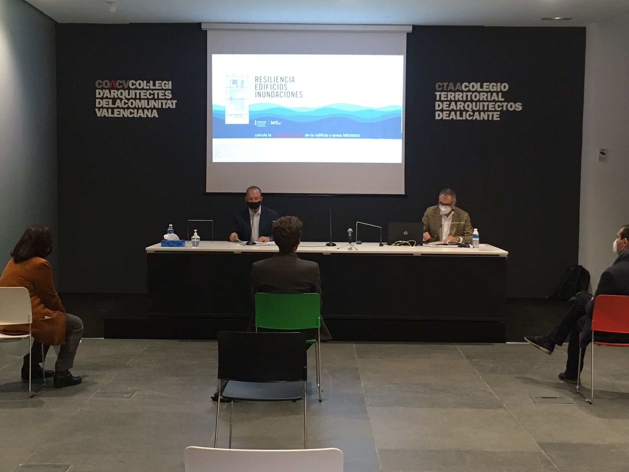 La Conselleria de Vivienda presenta una guía de medidas preventivas ante inundaciones para edificios