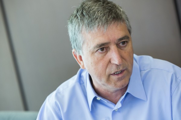 Economía achaca la exclusión del comercio en el 'Plan Resiste' a que 