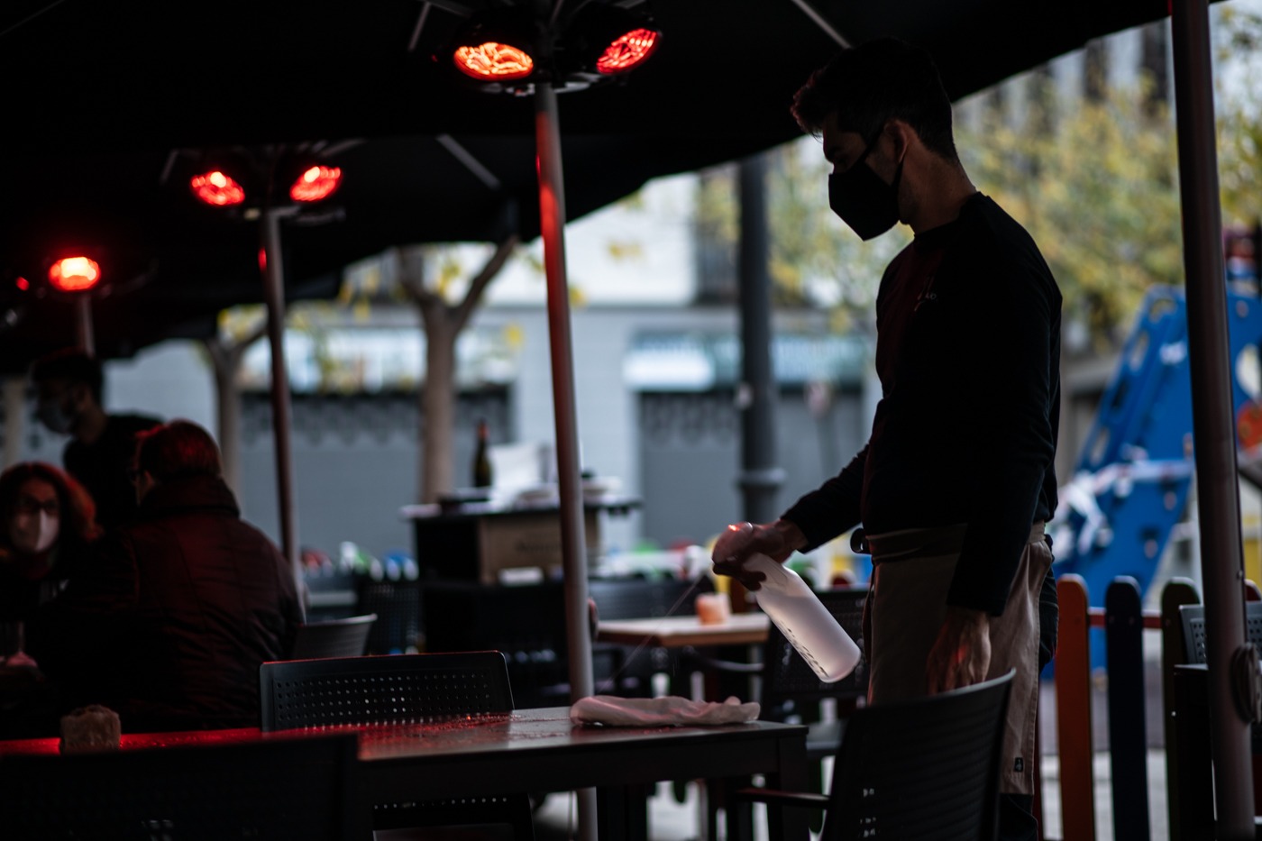 Taxi, gimnasios, bares y teatros podrán pedir desde este jueves las primeras ayudas del 'Plan Resiste'