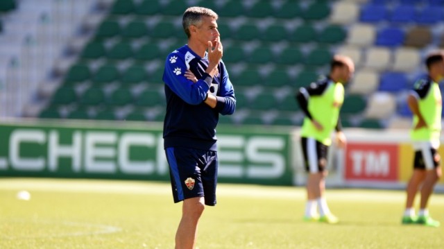 El Elche se plantea fichar a un centrocampista para tramo final de la Liga
