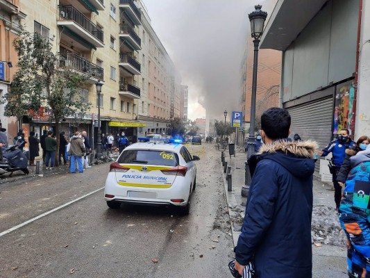 Al menos tres fallecidos y varios heridos tras una fuerte explosión en un edificio de Madrid  