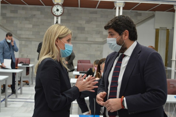 Miras y Vidal se reúnen de urgencia con la exigencia de la cabeza de Villegas encima de la mesa