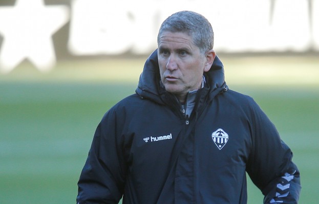 El primer reto de Garrido: frenar la sangría defensiva del Castellón