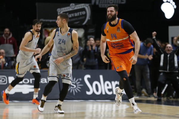 Dubljevic vuelve a entrenar en Fonteta y Marinkovic ya trabaja con el grupo