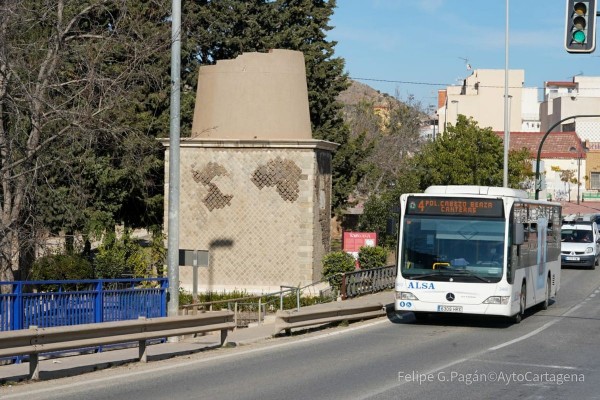 Desviadas de las líneas de autobús a Parque Mediterráneo y La Palma con motivo del corte a la altura del puente de Torreciega