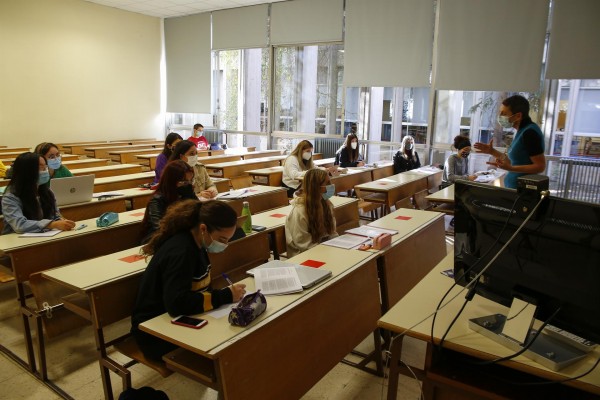  Estudiantes y funcionarios siguen clamando por la suspensión de las clases presenciales