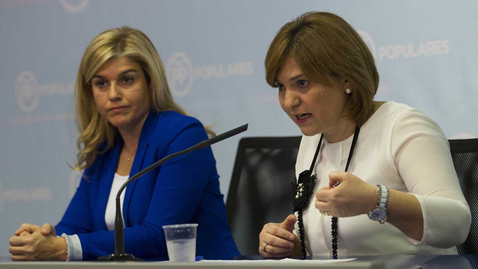 Isabel Boning, en primer plano, junto a Eva Ortiz. Foto: EFE - 