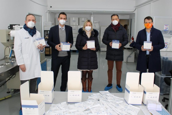 Las empresas de la Región producen 345.000 EPIs certificados a la semana