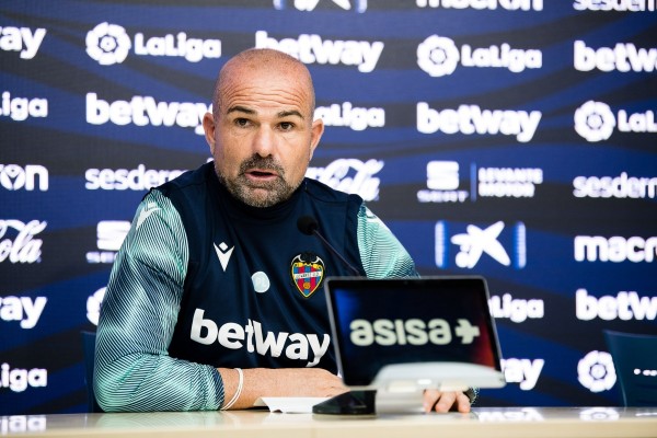 Paco López, a punto de igualar la mala racha de Muñiz como visitante
