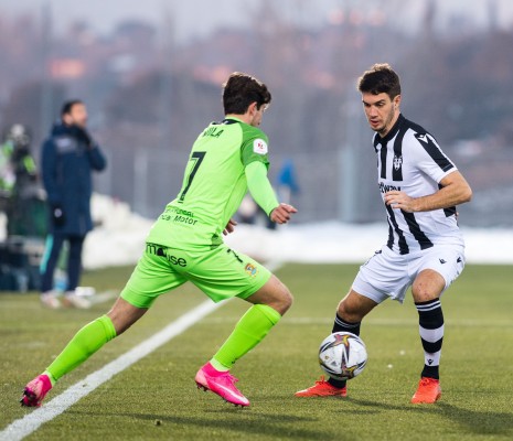 Vukcevic sale de Las Rozas tocado de la zona lumbar