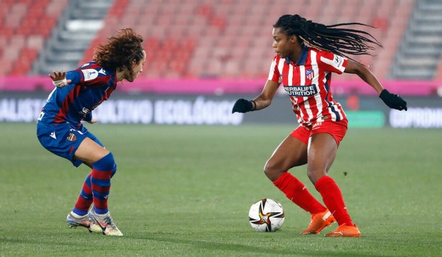 El Levante se topa con un gran Atlético, que alza la Supercopa