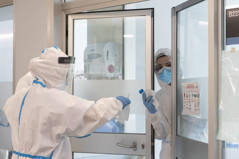 La Comunitat registra 7.875 nuevos positivos por coronavirus, máximo diario de toda la pandemia