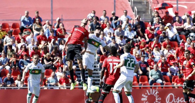 Un gol de Lago Júnior en el minuto 93 mantiene la mala racha del Elche CF