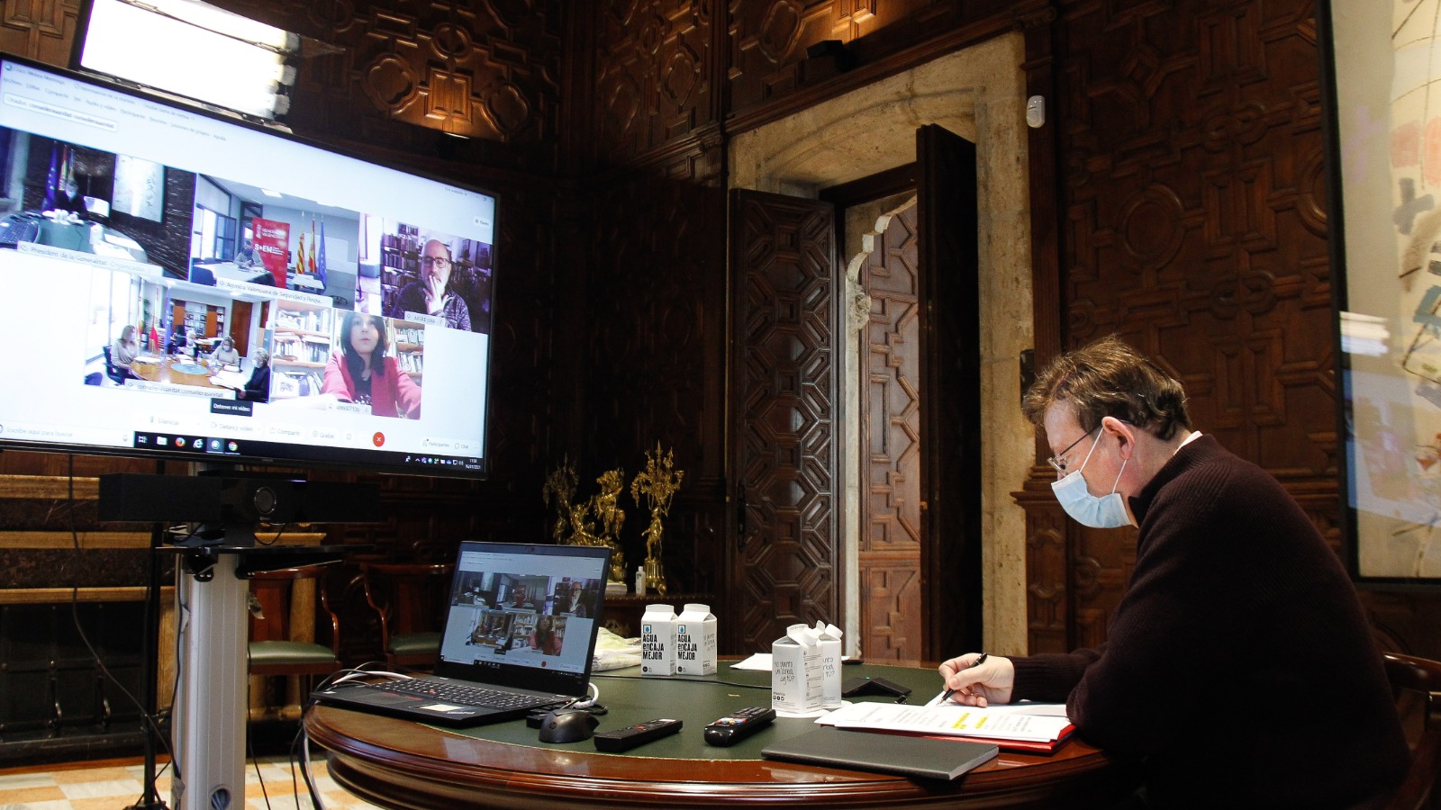 Puig garantiza que el sistema sanitario valenciano aún tiene capacidad pese a la 