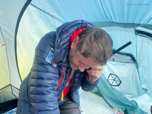 Garranzo abandona el reto de coronar el K2 por problemas renales