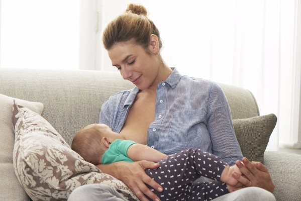Alrededor del 90% de las madres españolas mantiene la lactancia materna pese a la covid-19